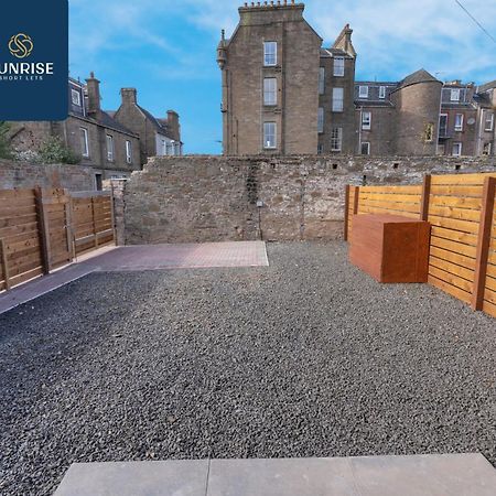 L2 - Stunning 4 Bed House With 6 Beds And 3 Bathrooms, Tvs In Each Room, Free Parking, Fully Equipped, Local Amenities, Easy Ring Road Access, Special Rates Ask Sunrise Short Lets Dundee Exterior photo